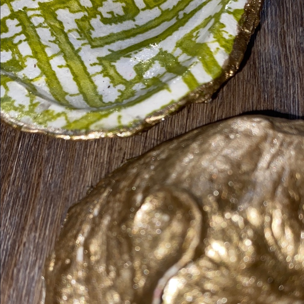 Decorative Oyster Shells
